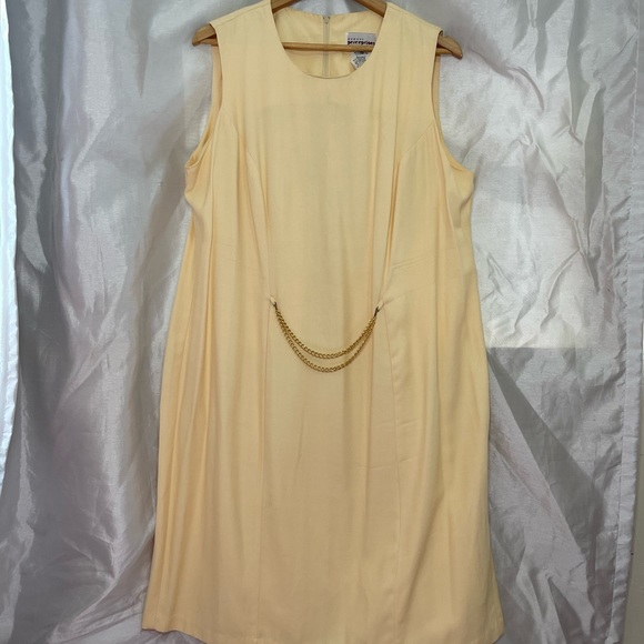 Perceptions Dresses & Skirts - Plus Size VTG 90s MCM Yellow Gold Chain Detail Sleeveless Midi Sheath Dress